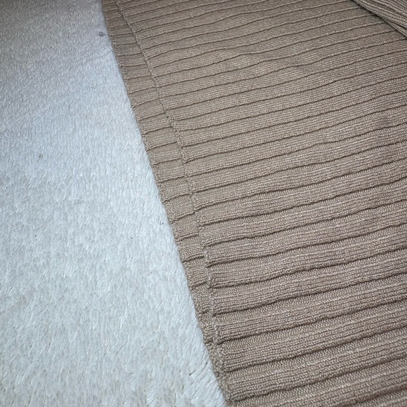 H&M ribbed collared crop top - Picture 7 of 7